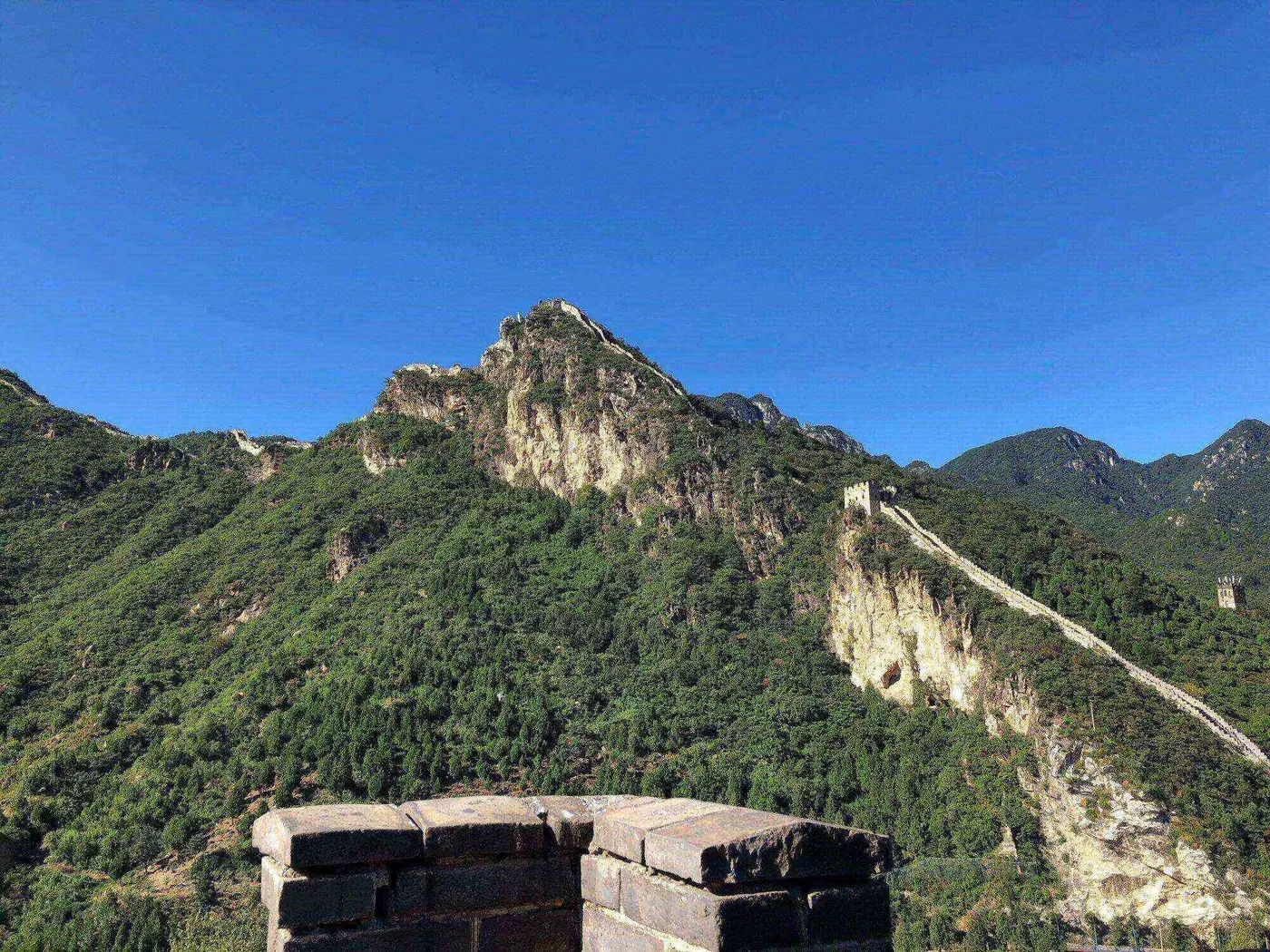 A Private Helicopter over the Great Wall